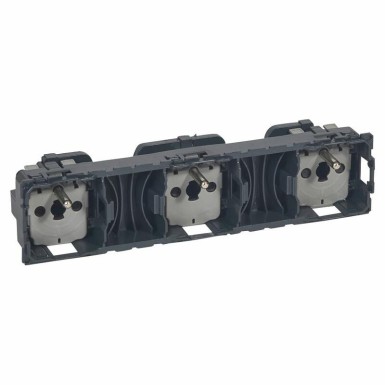 067126 - Legrand - SKT OUTLET 3X2P+E FRENCH EVOL